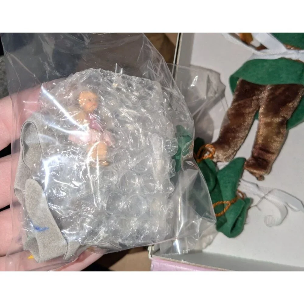 Madame Alexander Peter Pan Doll 8" The Classic Friends #13660 box accessories - Picture 6 of 8